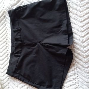 NIKE Dri-Fit Shorts Black Sz 6 Pockets Belt Loops Zip Closure Front Swoosh Logo